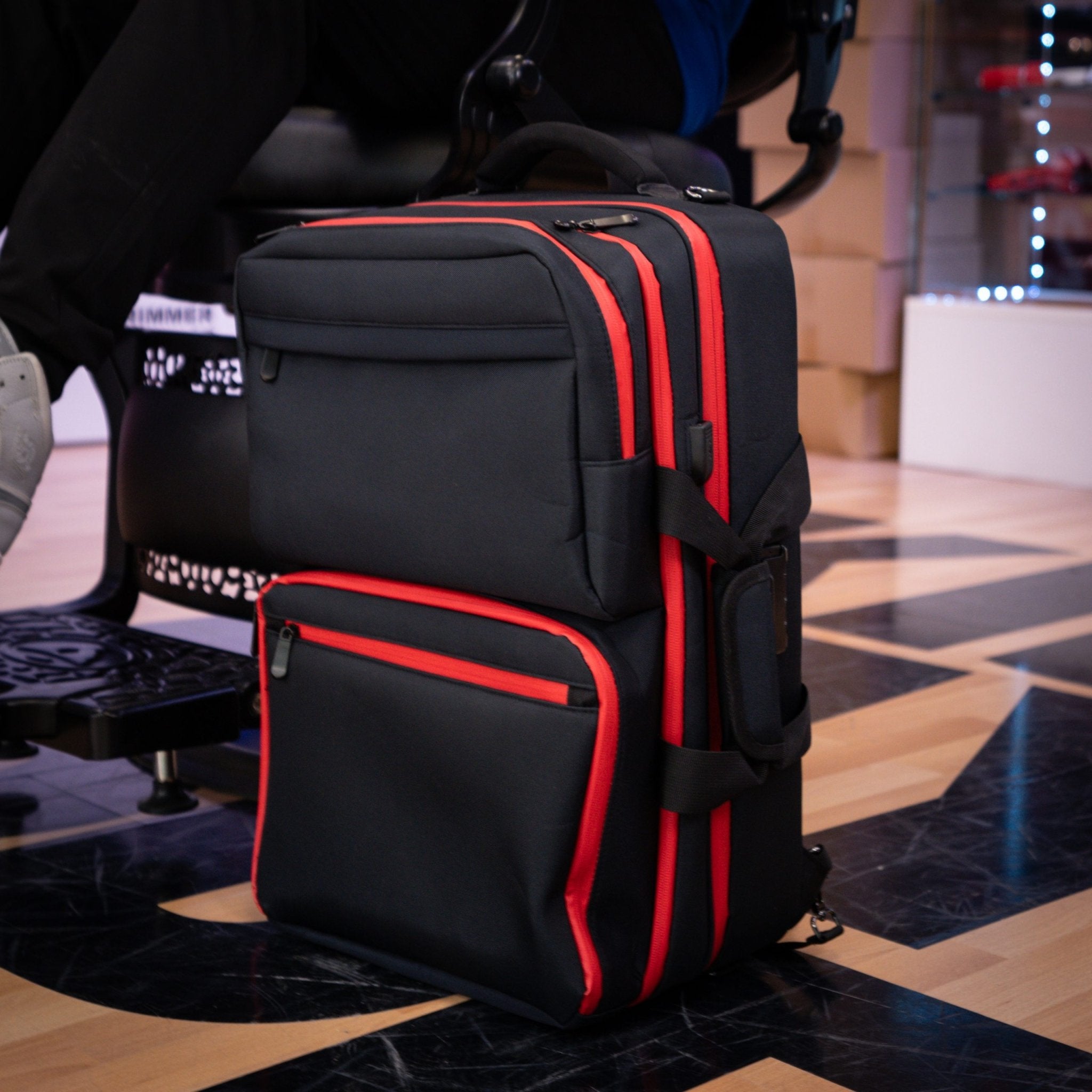 MOCHILA PROFESIONAL BARBERO NEGRO Y ROJO - Bravo Spain